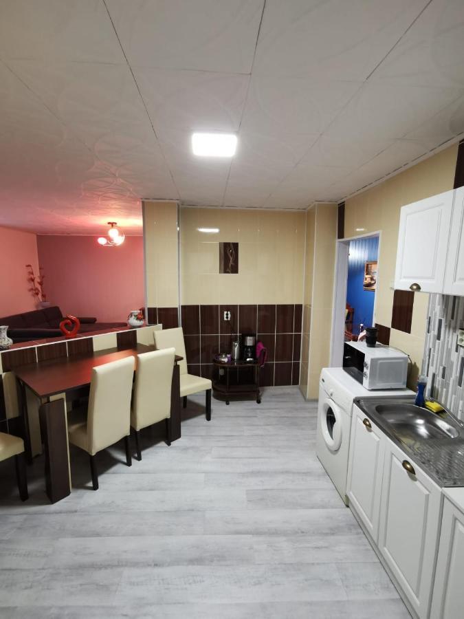 Noah Apartment Uricani  Екстер'єр фото